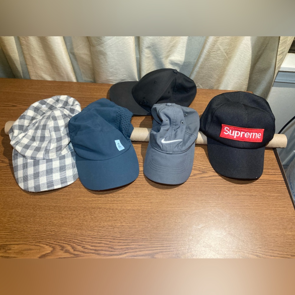 6 hats - Fjallraven, ON Cloud, Lululemon, supreme , Nike, hocus pocus - hat lot